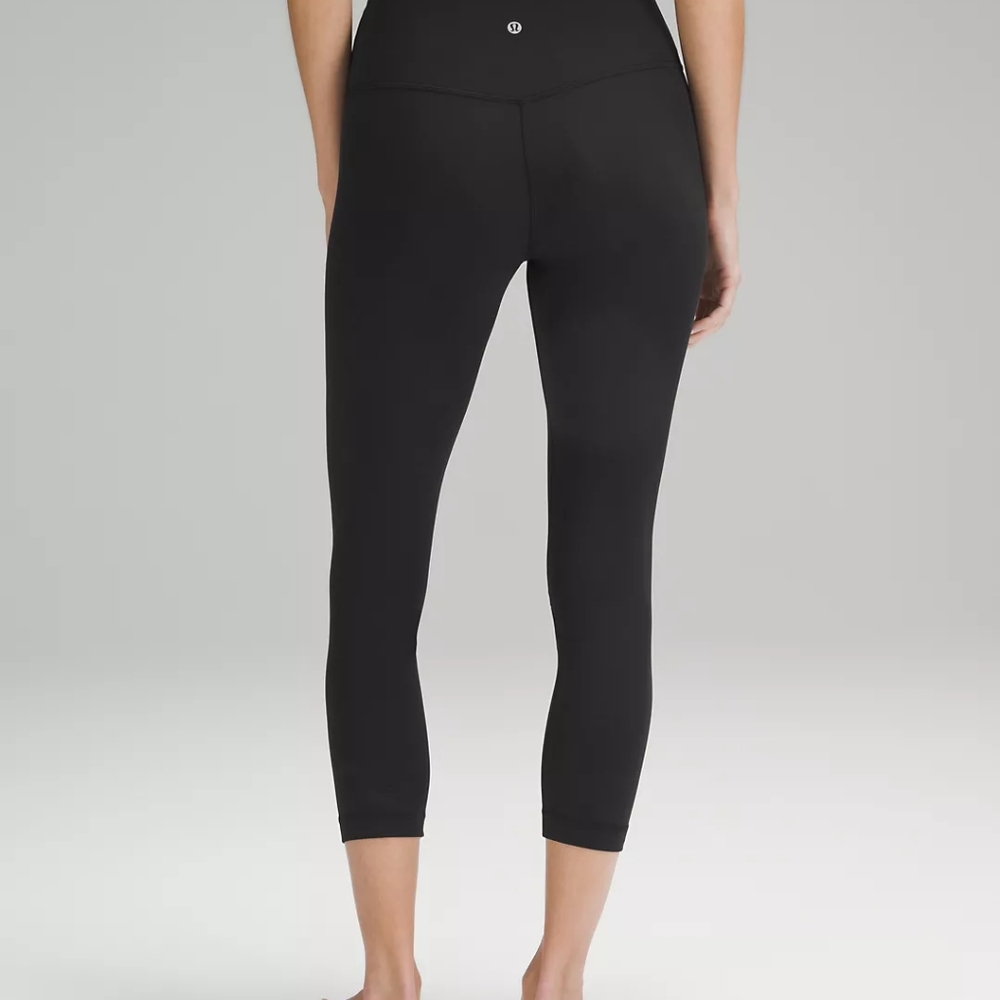 LULULEMON Cropped Aligns size 14